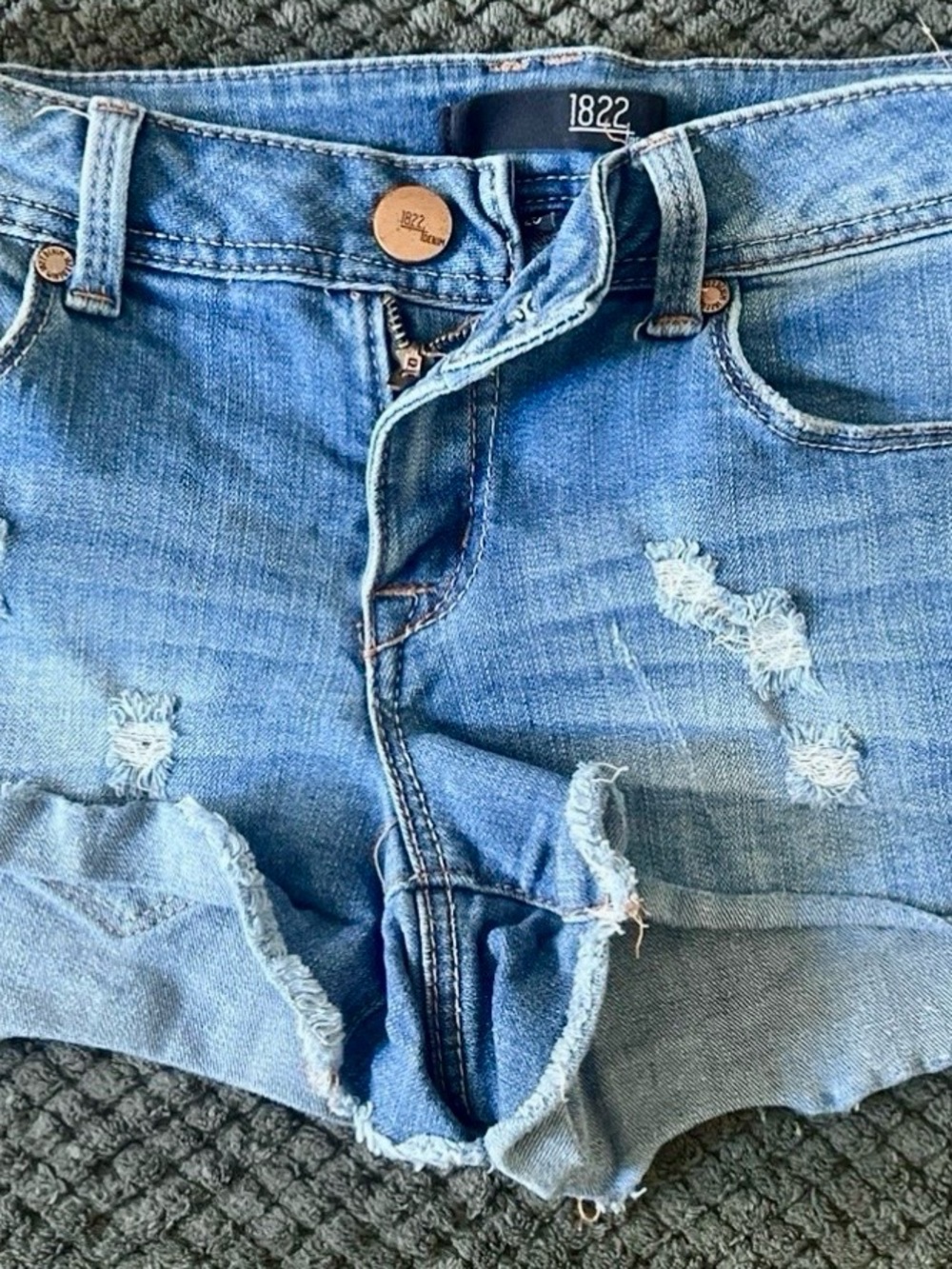 1822 Denim Light Blue Distressed Women's Jean Shorts